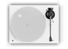 Pro-Ject X1 B s přenoskou Pick It PRO Balanced - piano bílá (1)