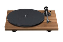 Pro-Ject E1.2 BT Walnut + Pick it MM E (1)