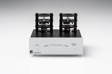 Pro-Ject Tube Box E silver - Elektronkový gramofonový předzesilovač, stříbrný (1)